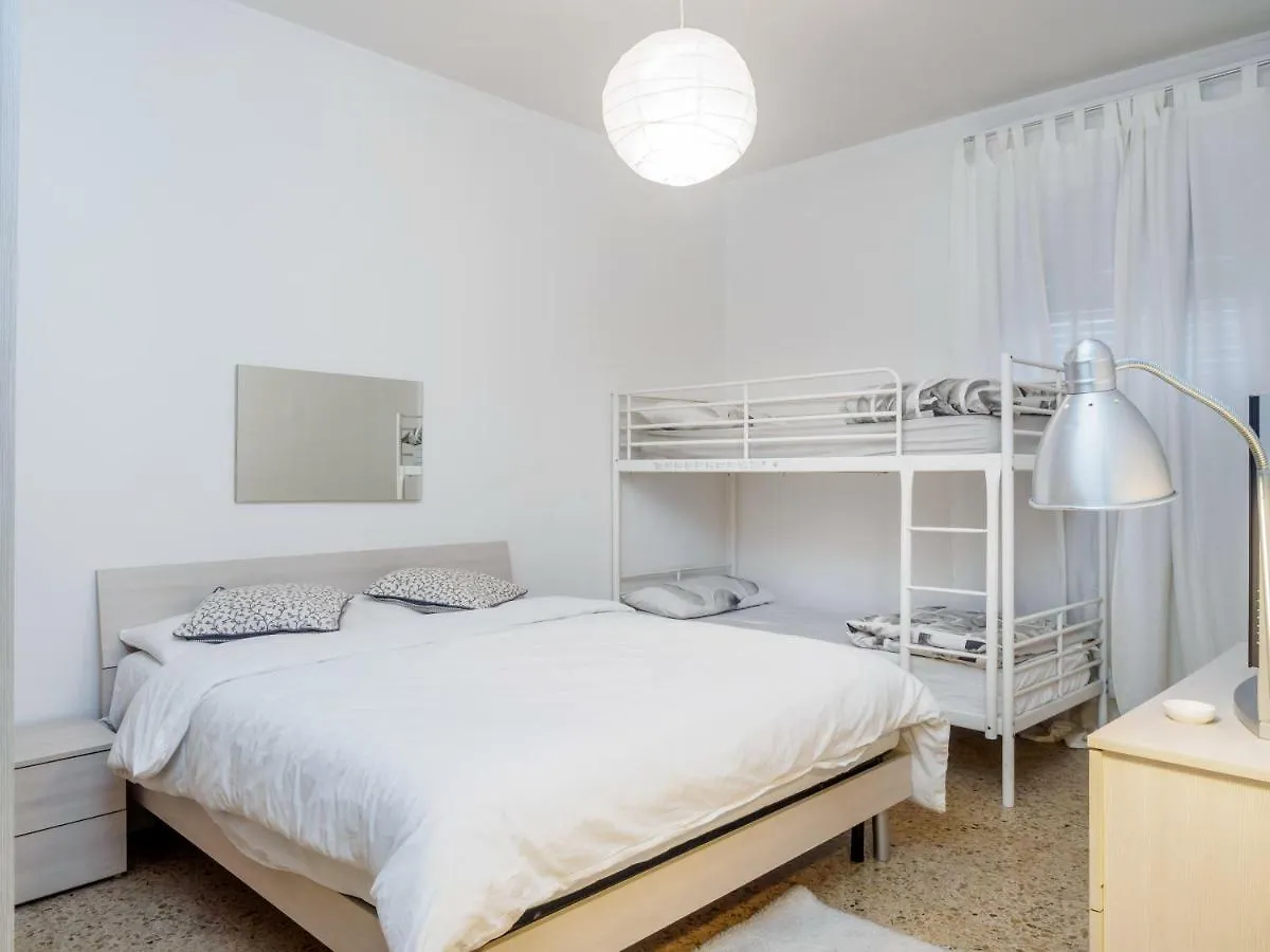 Enjoy Apartment Milán 0*,